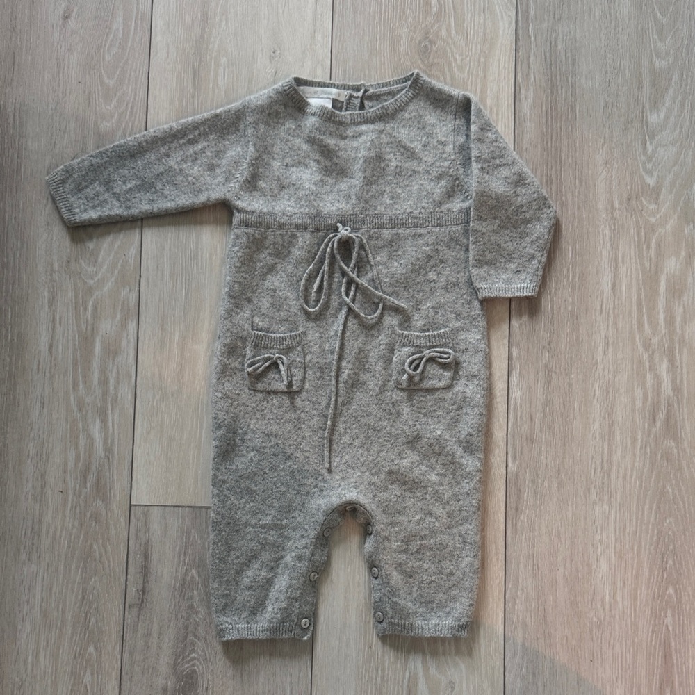 Oscar et Valentine Cashmere Gray Knit Baby One Piece- 6 mons.